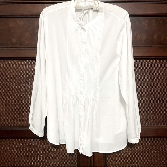 Uniqlo Tops - Uniqlo White Rayon Pintuck Long Sleeve Blouse‎ Size XL Office Classic Work